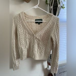 American Eagle fitted Sweater